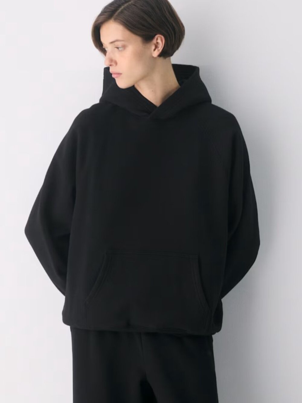 NWT Aritzia Sweatfleece MEGA RAGLAN Black S